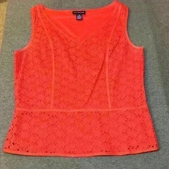 Ann Taylor Vintage Red Sleeveless Eyelete Tank Side Zip V-neck Women’s Size 10 - Picture 4 of 12